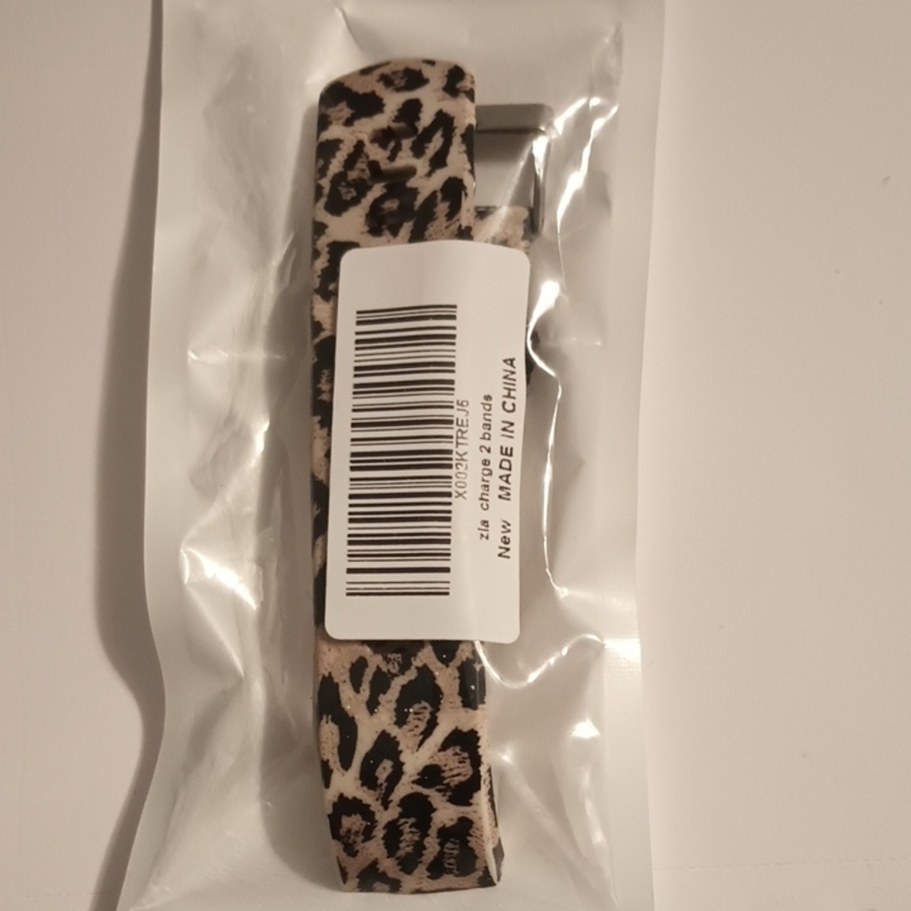 BRAND NEW Fit Bit Zla Charge 2 Leopard Print Watch Bands